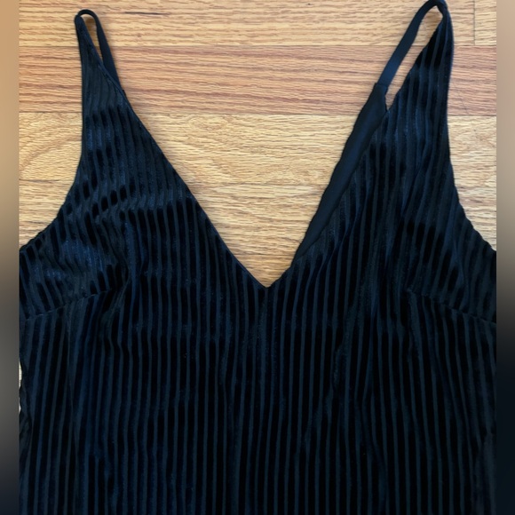 Forever 21 V Neck Dress Women’s Large Black Velvet Ribbed Bodycon Lined New - Picture 4 of 6